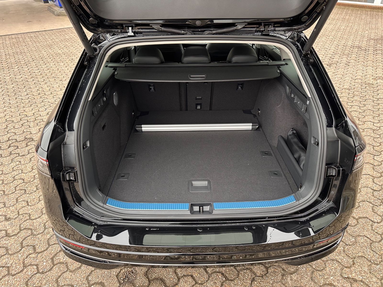 Fahrzeugabbildung Volkswagen Passat Variant 2.0 TDI Elegance Matrix/AHK/Navi