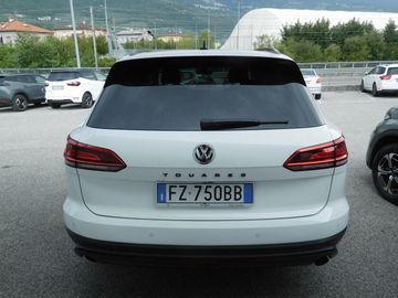 Volkswagen Touareg - 6
