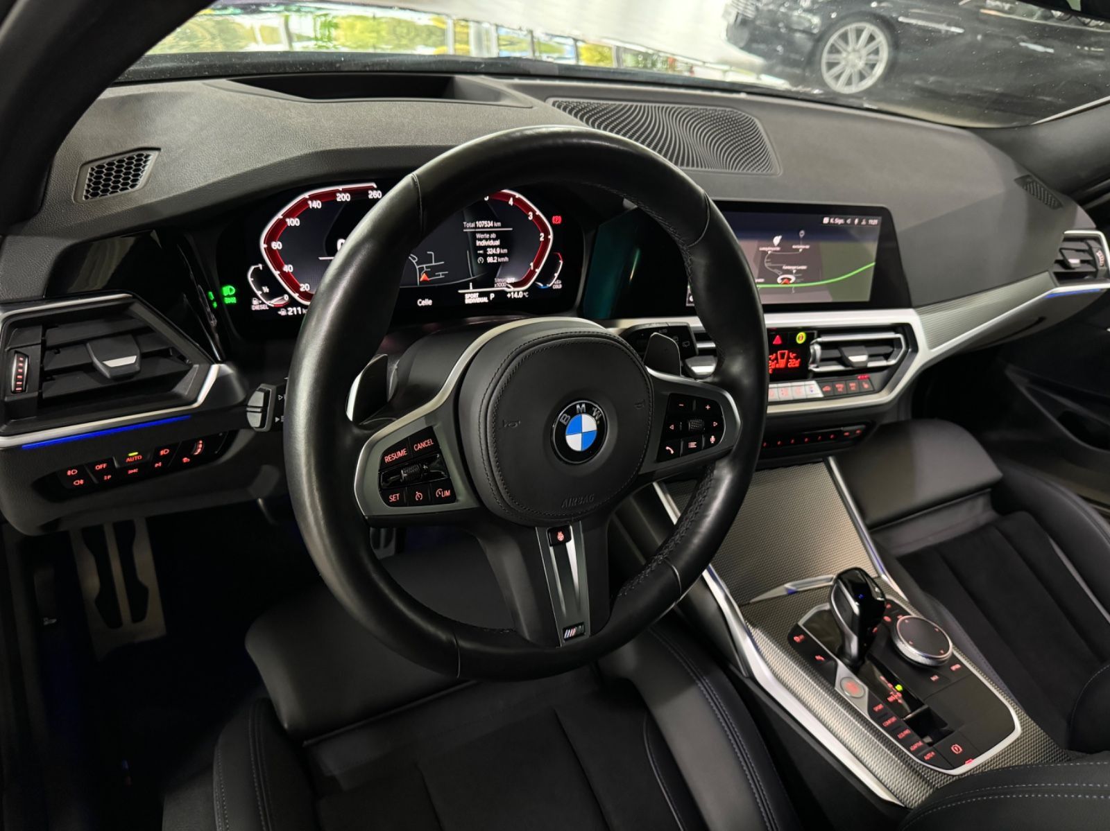 Fahrzeugabbildung BMW 330d M Sport Kamera Laser HUD DAB HiFi Komfort