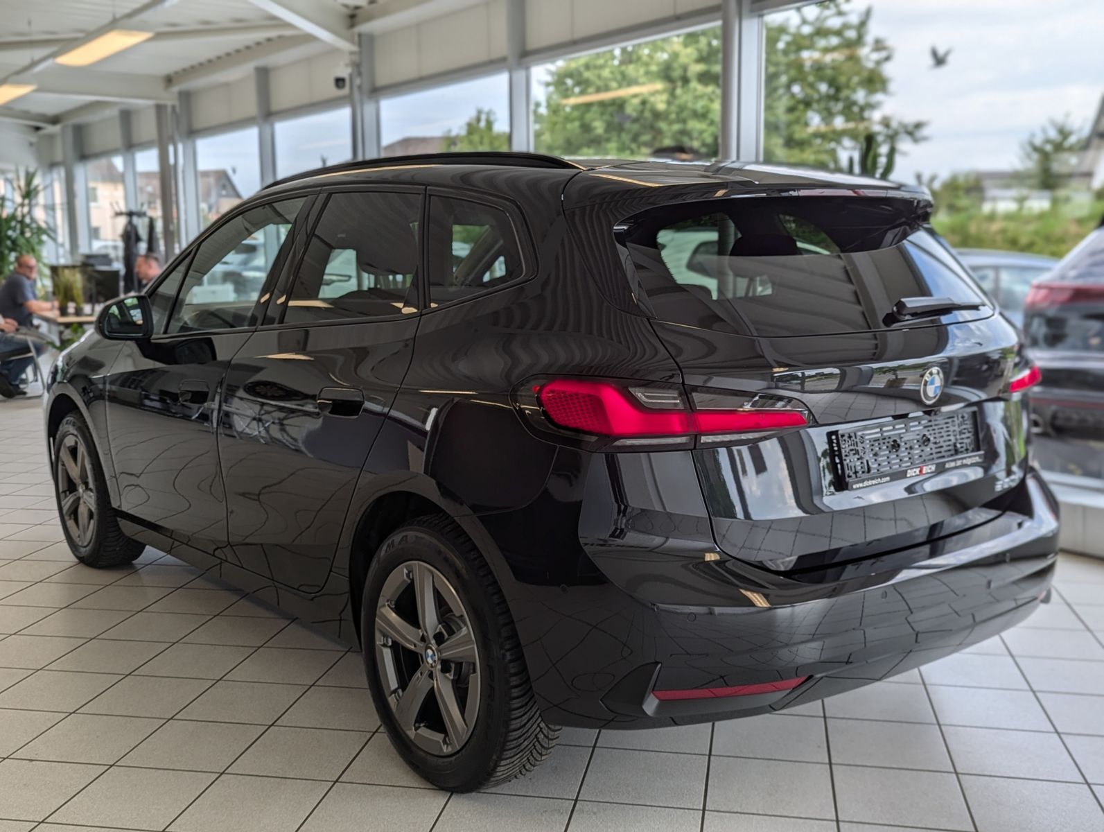BMW 220 Active Tourer Aut AHK Pano Cam Premium-Paket - Image 5
