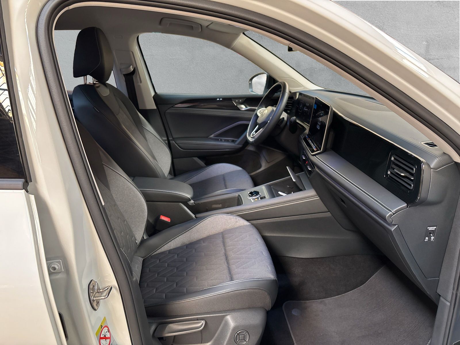 Fahrzeugabbildung Volkswagen Tiguan 2.0 TDI Goal AHK LED SHZ Kamera