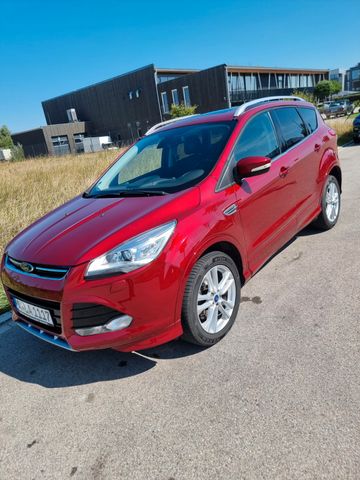 Ford Kuga 2,0 TDCi 4x4 132kW Individual PowerShif...