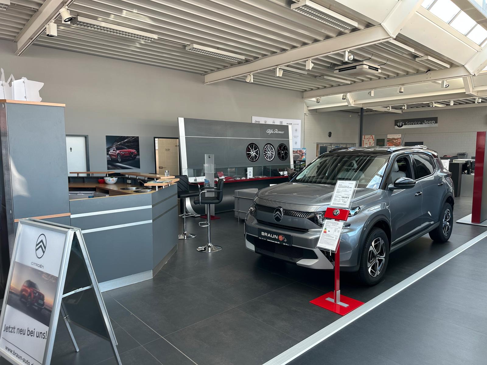 showroom-image-bottom