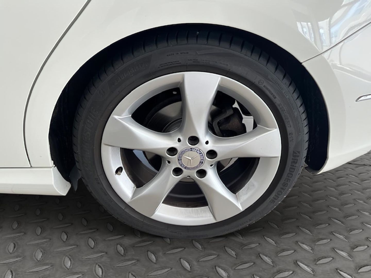Fahrzeugabbildung Mercedes-Benz B 180 Sportpaket AHK-el. klappb. Bi-Xenon SHZ No