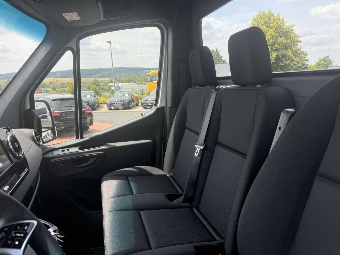 Fahrzeugabbildung Mercedes-Benz Sprinter 317 CDI 9G 3665 Klima Kamera AHK LED