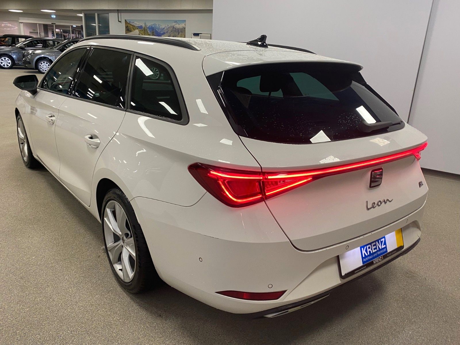 Fahrzeugabbildung SEAT Leon 1.5 TSI FR Sportstourer+ACC+AHK+KAMERA+ST+