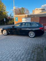 BMW 520d xDrive Touring Luxury Line - BMW 520 mit Diesel-Antrieb: Schwarz, Kombi