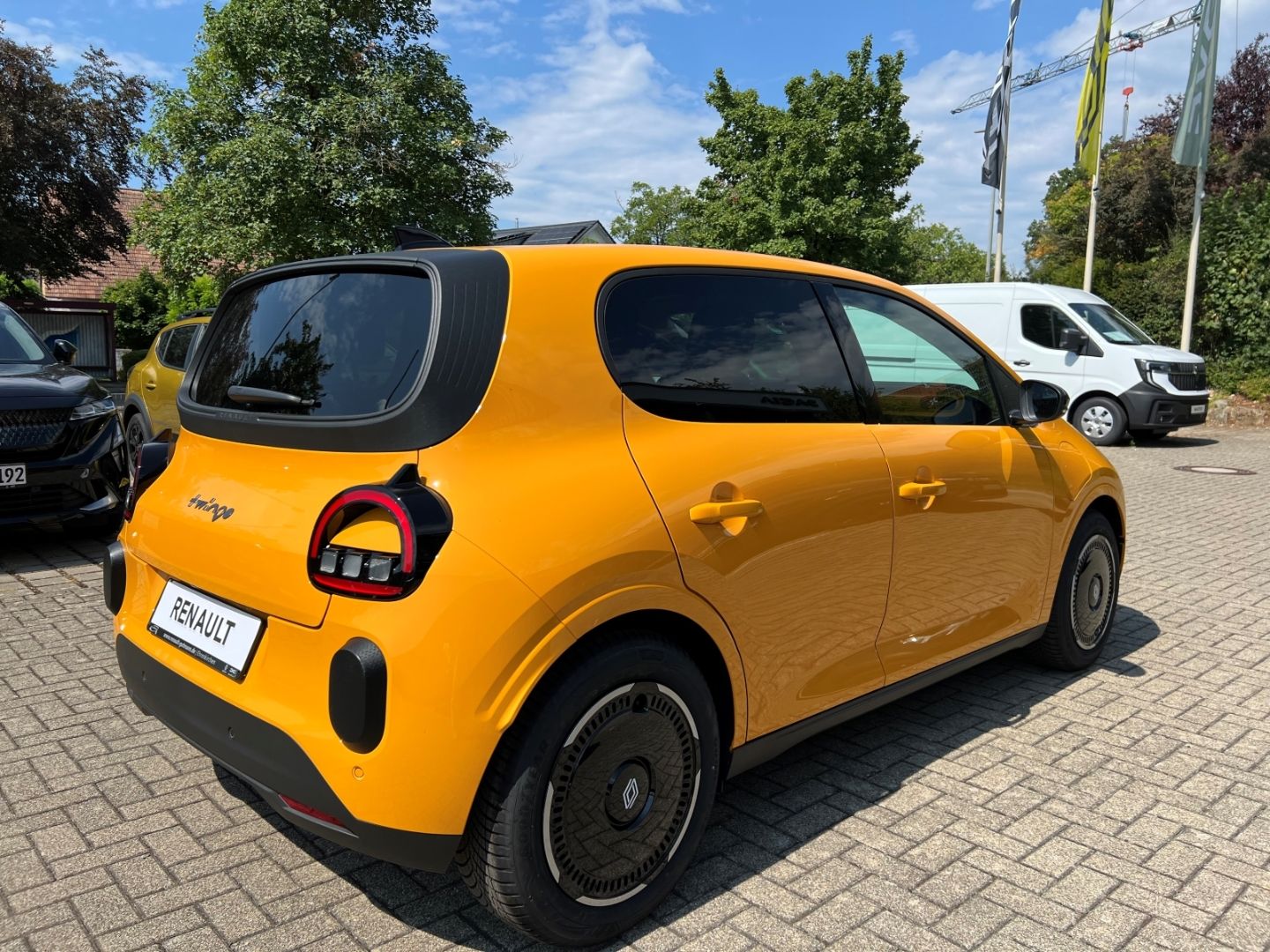 Fahrzeugabbildung Renault Twingo E-Tech 80 Urban Range Techno 60 kW Navi D