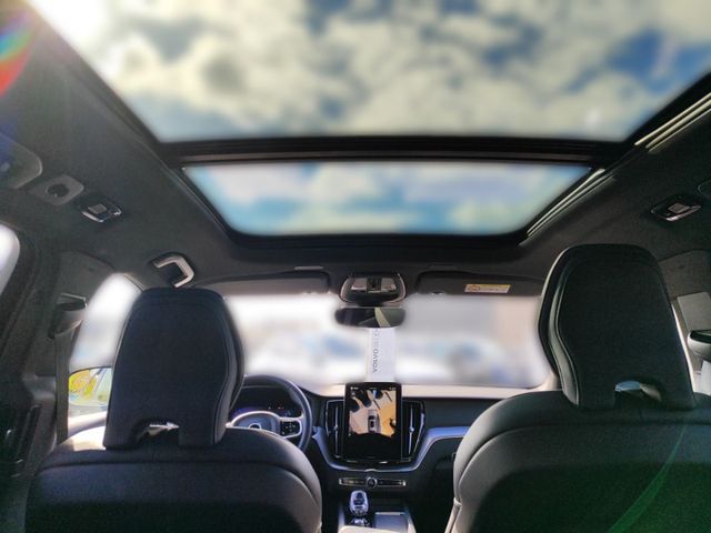 VOLVO XC 60 (Bild 25 von Array)