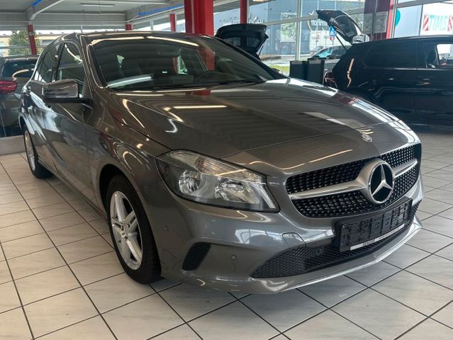 MERCEDES-BENZ A 200 CDI / d  Urban SHZ Standhzg PANO PDC
