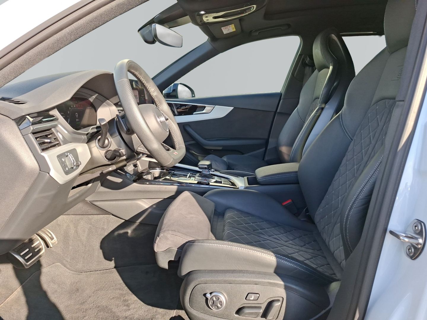 A4 Avant quattro S line *S-Sitze*AHK*PANO*