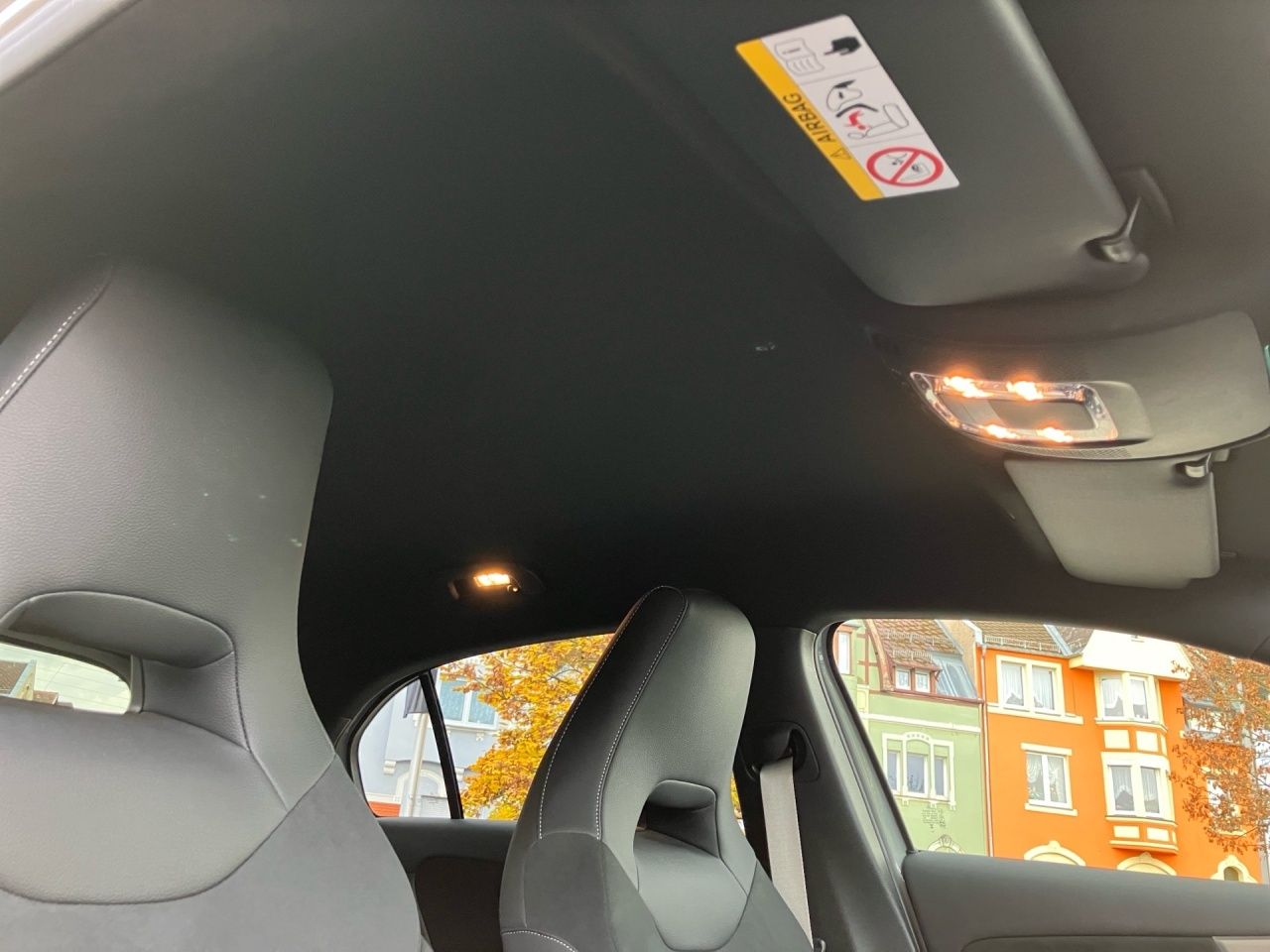Fahrzeugabbildung Mercedes-Benz A 180 AMG Night Multibeam Kamera WinterP Totwink
