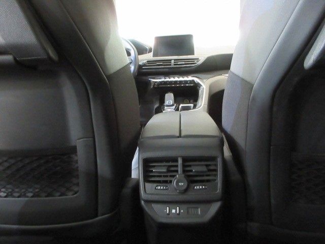 Fahrzeugabbildung Peugeot 5008 Allure 1.5D LED/SHZ/PANO/AHK/LEDER&MASSAGE