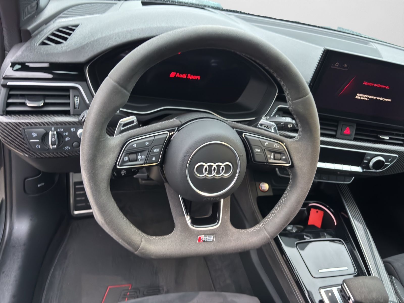 Audi RS4 - Bild 10