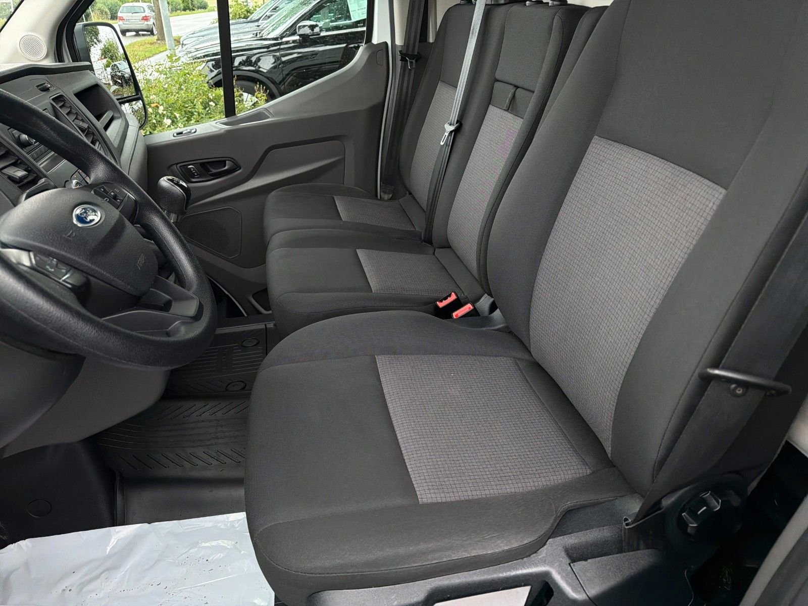 Fahrzeugabbildung Ford Transit Kasten 350 L4, RWD