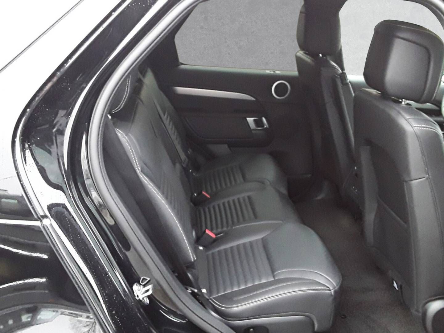 Fahrzeugabbildung Land Rover Discover D350 Dynamic SE