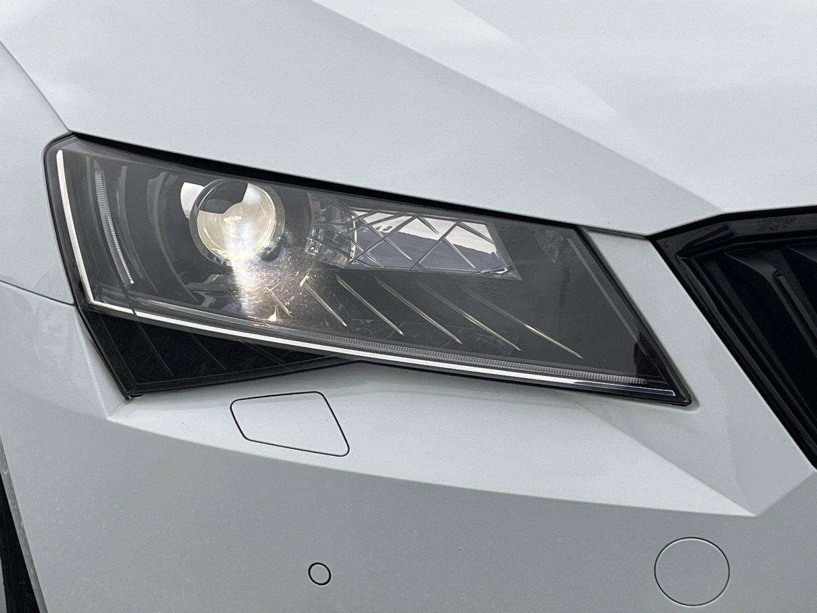 Skoda Superb Combi 1.8TSI DSG Sportline Navi+Winterpak