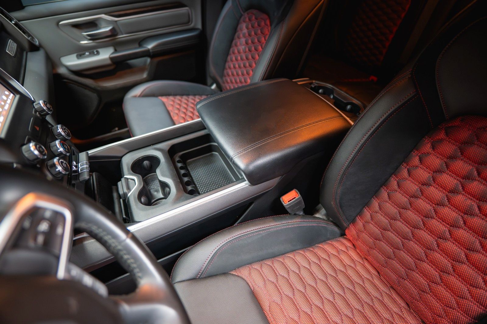 Fahrzeugabbildung Dodge RAM 5.7 V8 HEMI 4x4 RED DEVIL Offroad LONGBED