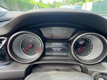 Opel Insignia - 12
