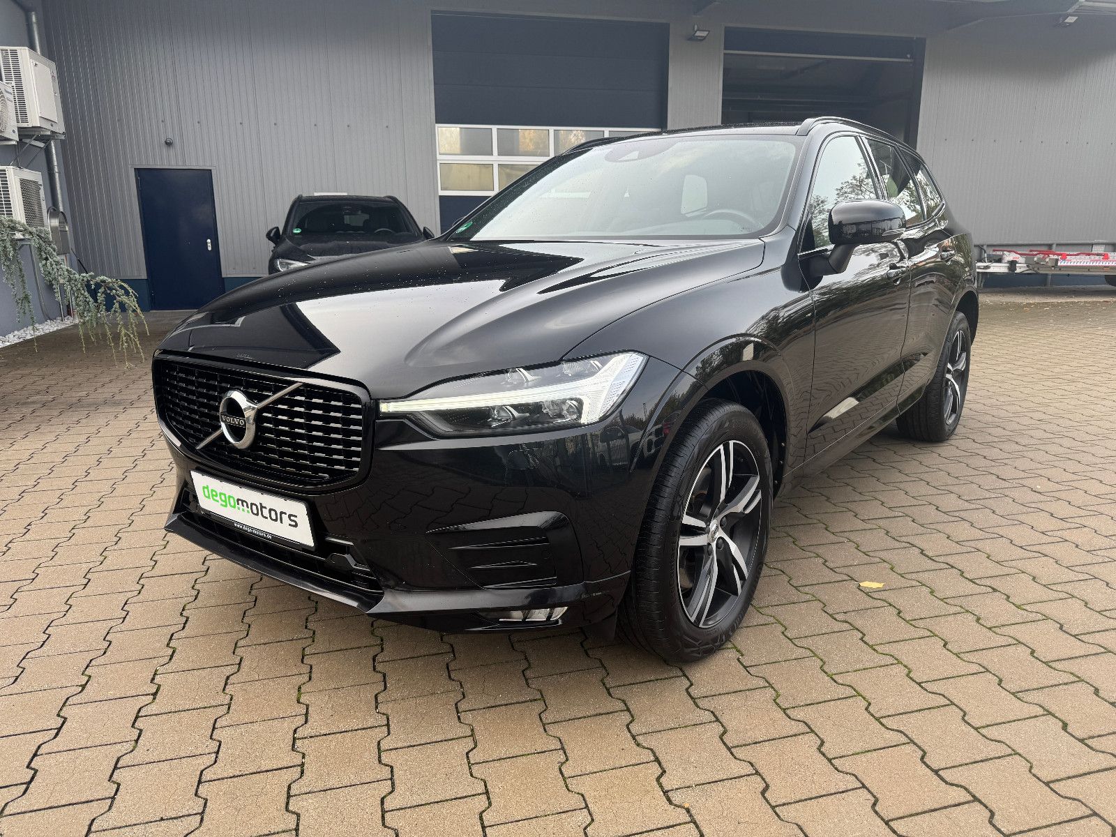 VOLVO XC60 R Design