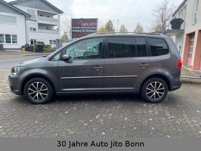 Volkswagen Touran Highline *1 Hand * Navi**Sitzheizung !