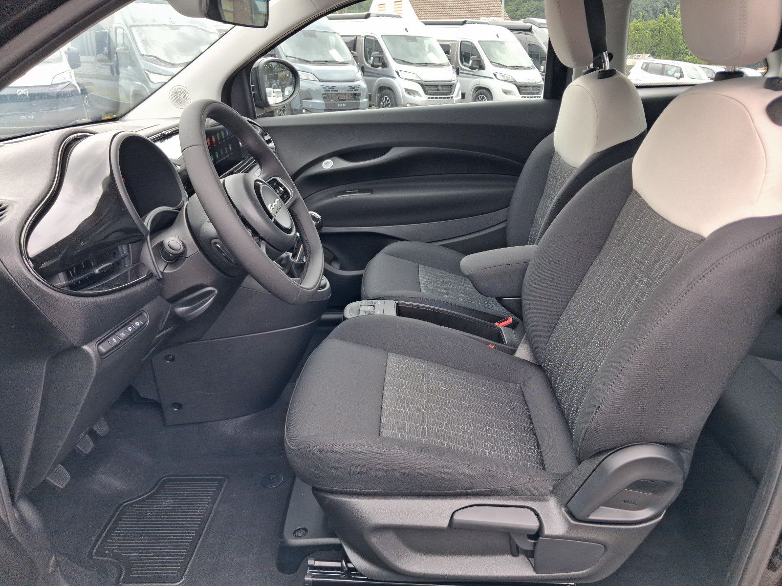 Fahrzeugabbildung Fiat 500 1.0 Hybrid FireFly 48 kW Icon