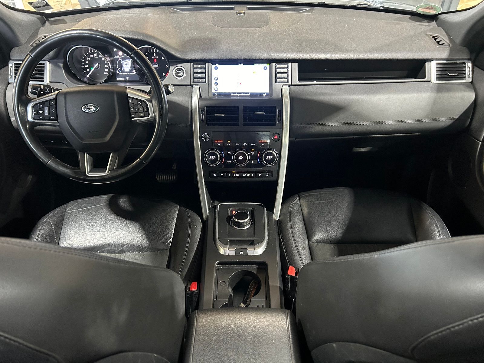 Fahrzeugabbildung Land Rover Discovery Sport SE AWD/PANO/ACC/NAVI/KAMERA/SHZ