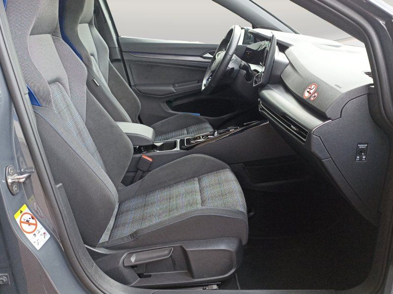 Fahrzeugansicht 18 Fahrzeugabbildung Volkswagen Golf VIII 1.5 eHybrid GTE DSG
