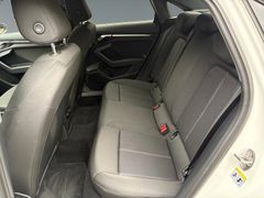 Fahrzeugabbildung Audi A3 Limousine S line 35 TFSI S-tr. -HUD*Navi+*RFK