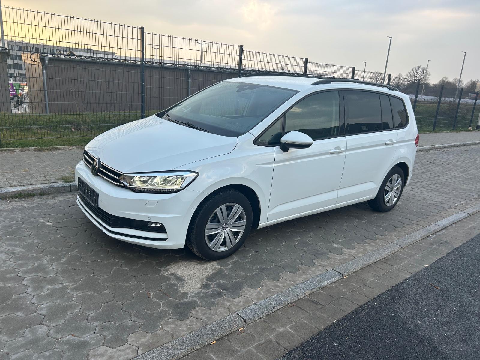 Volkswagen Touran 2.0 TDI DSG Comfortline, LED, 7 Sitzer
