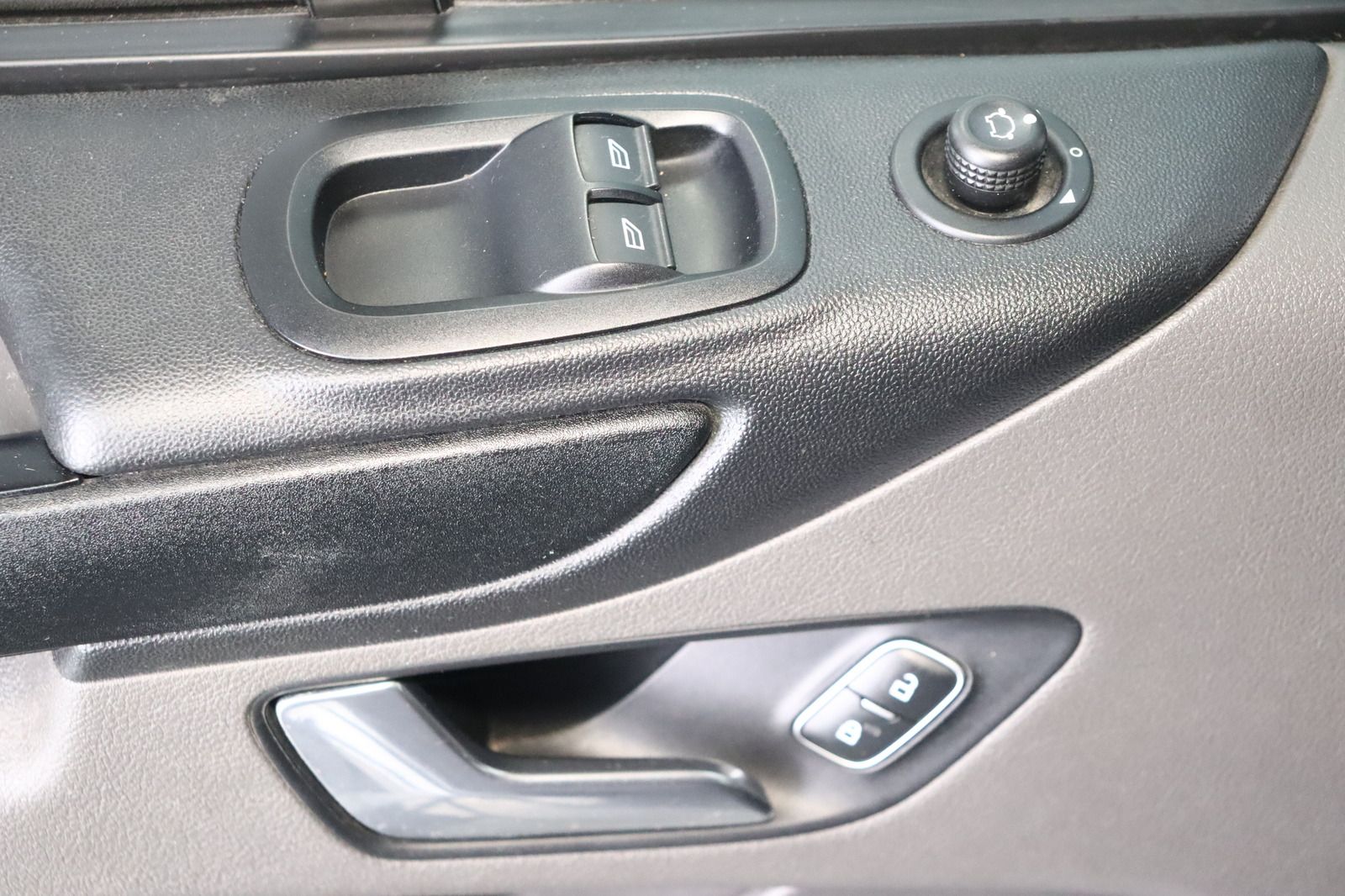 Fahrzeugabbildung Ford Transit Custom Kasten 280 L1H1 LKW Trend