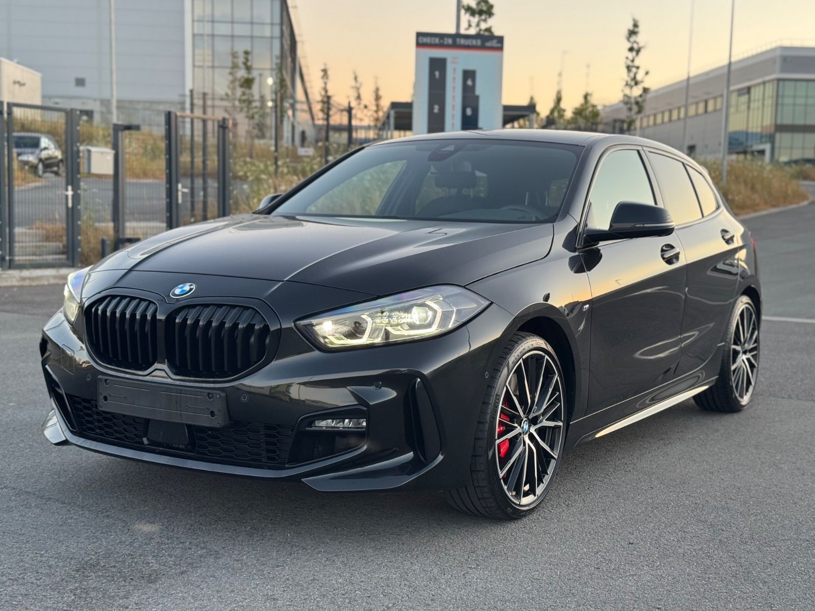 BMW 120i M Sport Pro*CARPLAY*KAMERA*NAVI*LED*SHZ*DAB