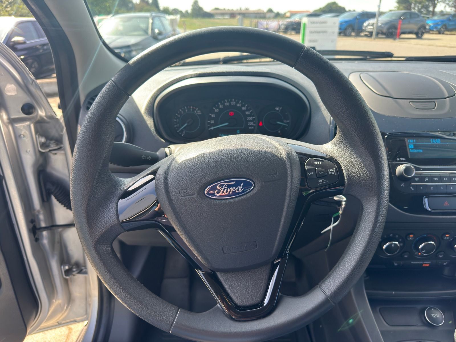 Fahrzeugabbildung Ford Ka+ 1.2 86PS 5-Gang*BehFro*SHZ*PDC*Allwetter