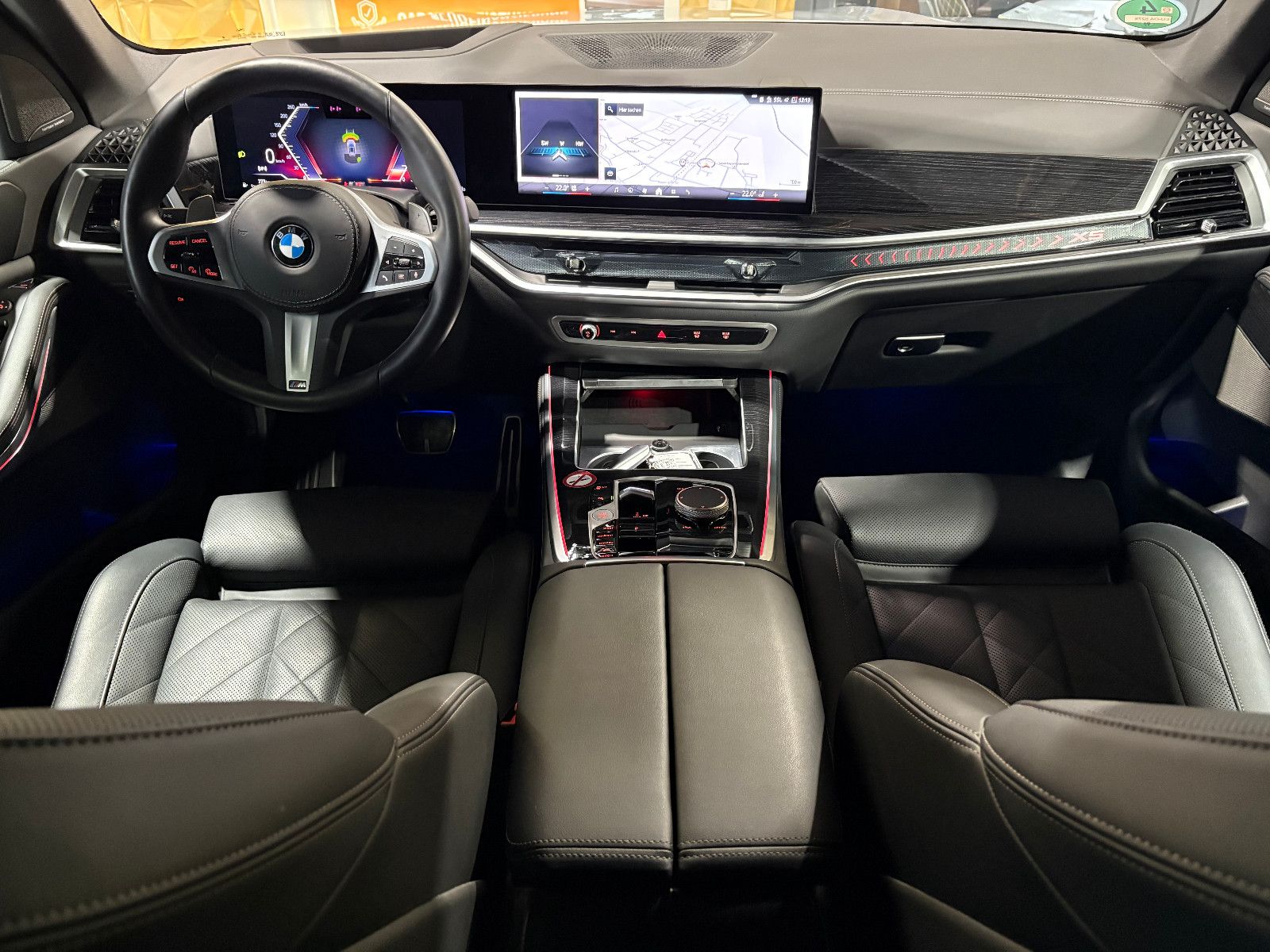 Fahrzeugabbildung BMW X5 30 d xDrive M Sport/HEAD-UP/360°/SOUND/AMBIEN