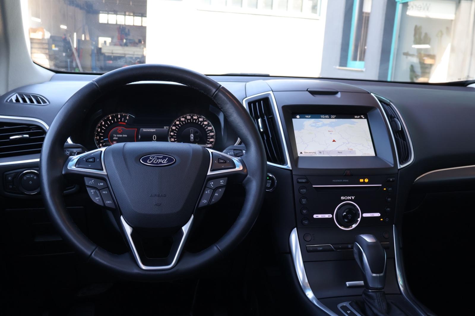 Ford Edge Titanium 4x4 LED/SHZ/NAV/TEMP