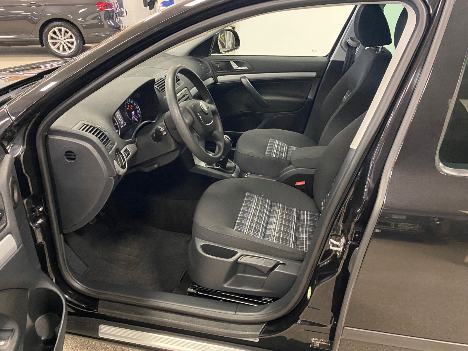 Fahrzeugabbildung SKODA Octavia 1.2 TSI Ambition Combi+SITZHEIZUNG+KLIMA