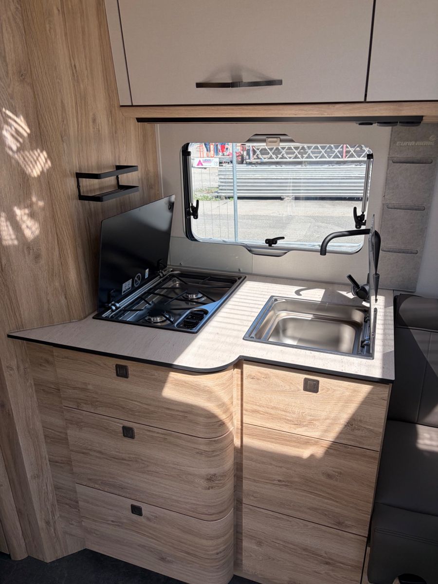 Fahrzeugabbildung Eura Mobil Integra Line 720 EF *Stauschränke / AT8*