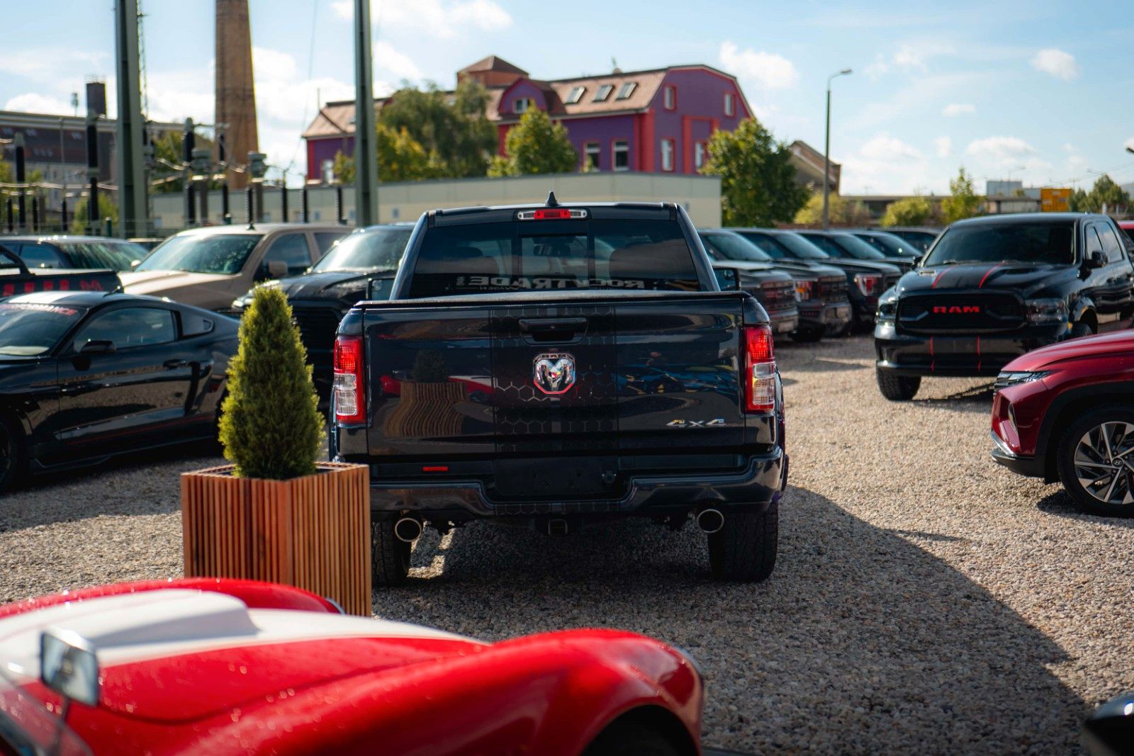 Fahrzeugabbildung Dodge RAM 5.7 V8 HEMI 4x4 OFFROAD Night Limited 19%