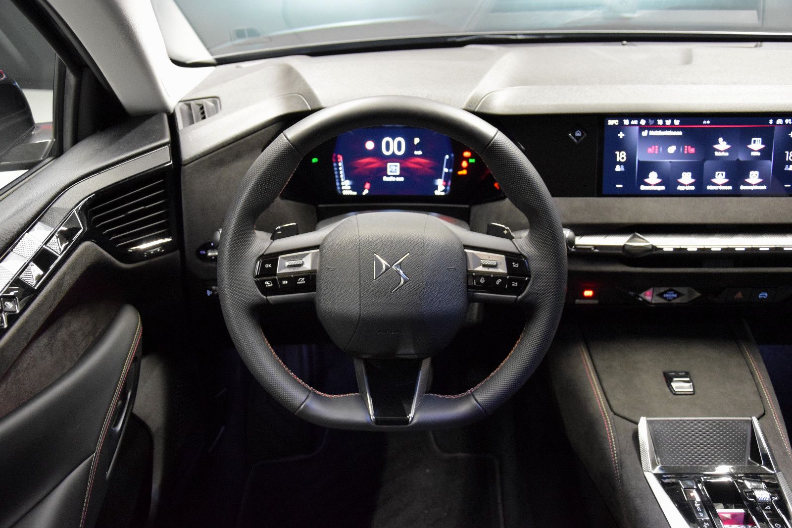 Fahrzeugabbildung DS Automobiles DS4 Performance Line Kamera Sitzheizung