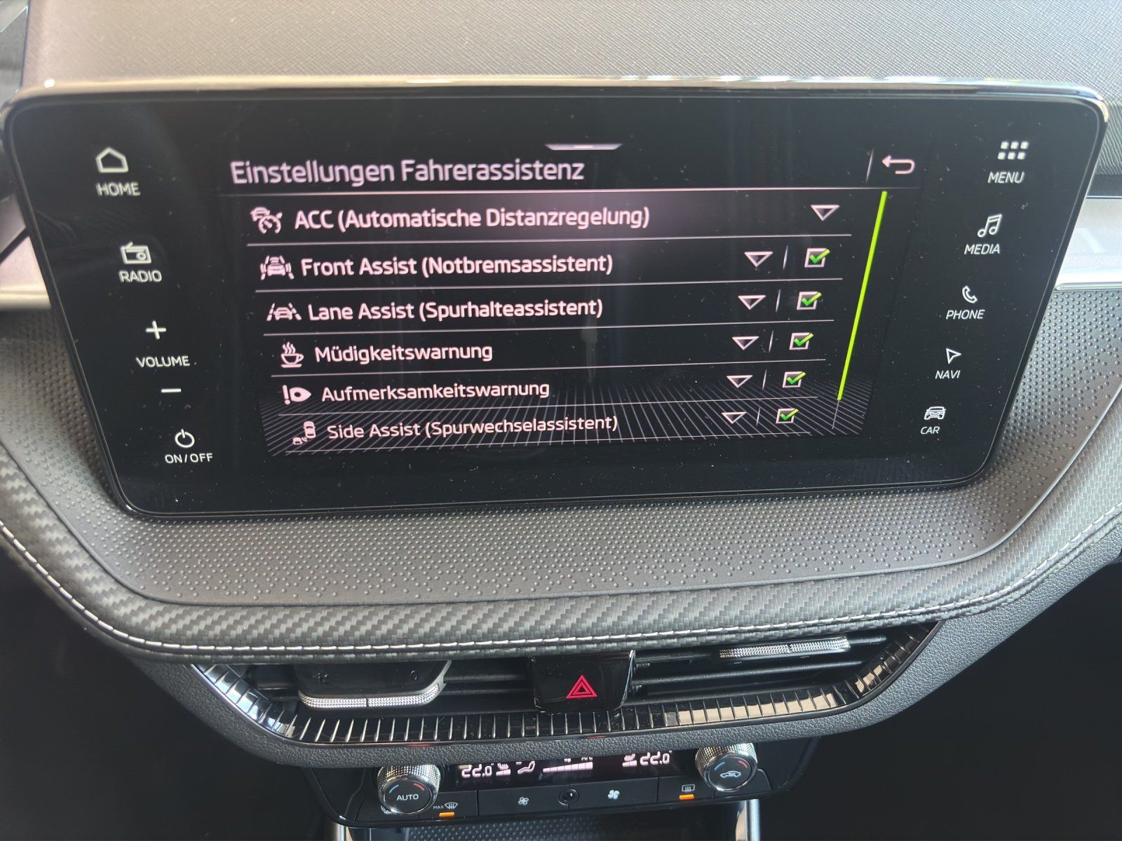 Fahrzeugabbildung SKODA Fabia 130 1,5 TSI 130 kW DSG NAVI/MATRIX/ACC/50L