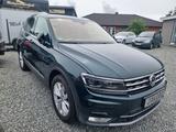 Volkswagen Tiguan Highline 2.0 TDI 4Motion LED 360° AHK - mit Diesel-Antrieb: Grün, Panorama-Dach, Geländewagen