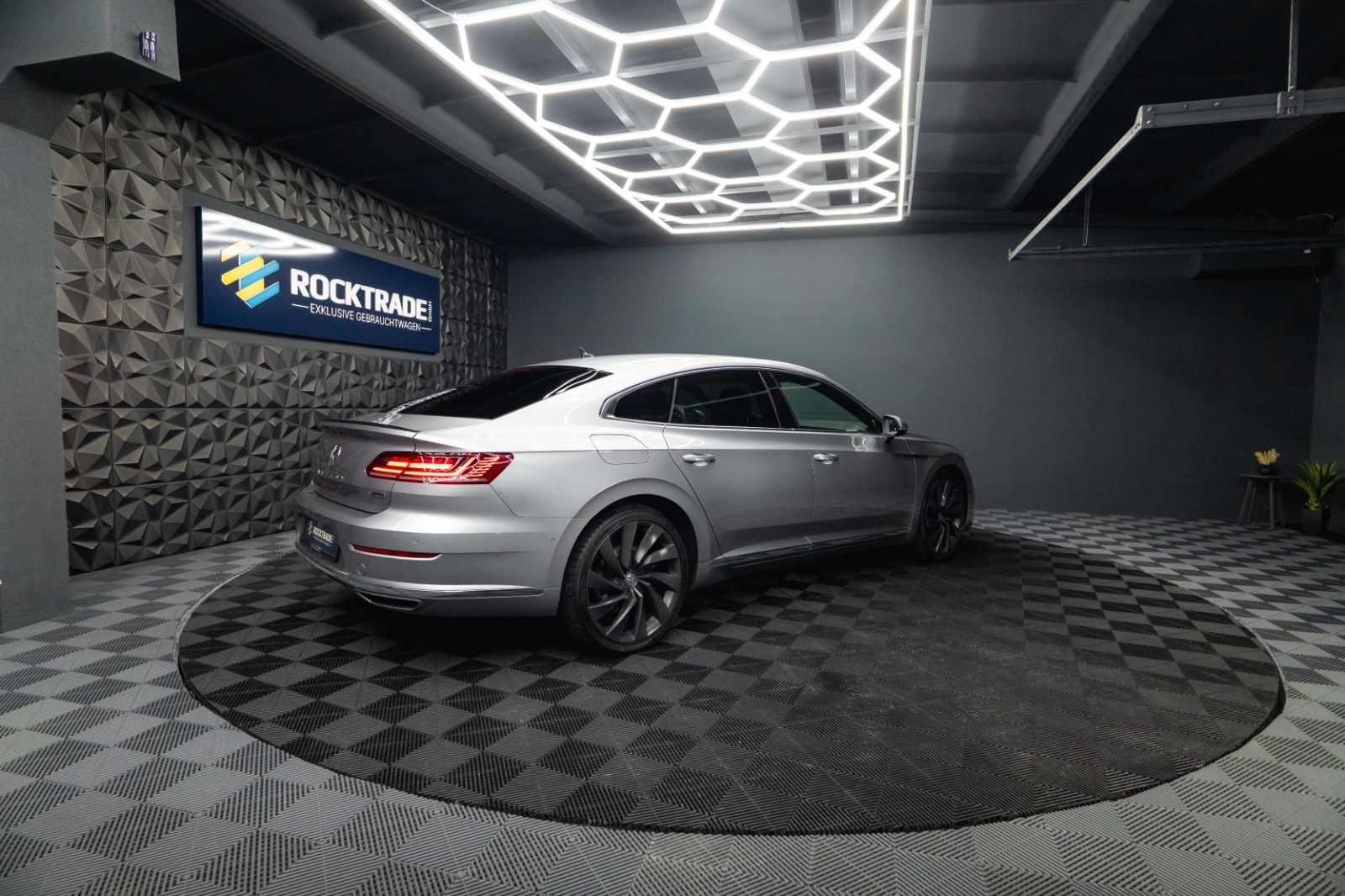 Fahrzeugabbildung Volkswagen Arteon R-Line+ 4Motion | ACC | Massage | LED