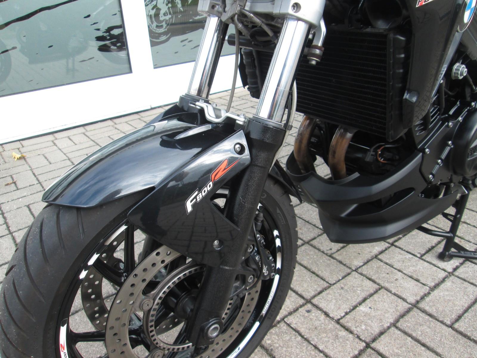 BMW F 800 R / ABS / Akrapovic / kurzes Heck