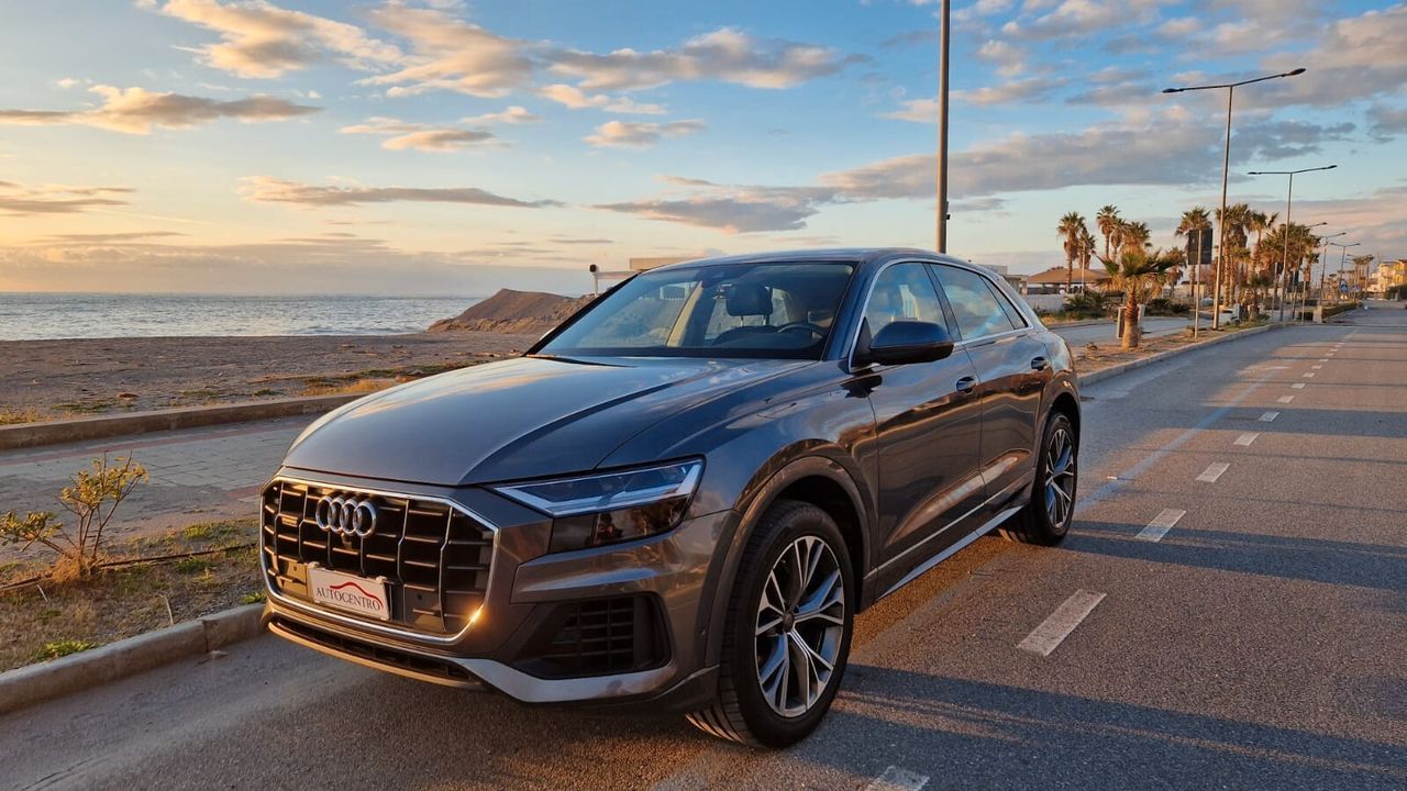 AUDI Audi Q8 45 TDI quattro tiptronic Sport