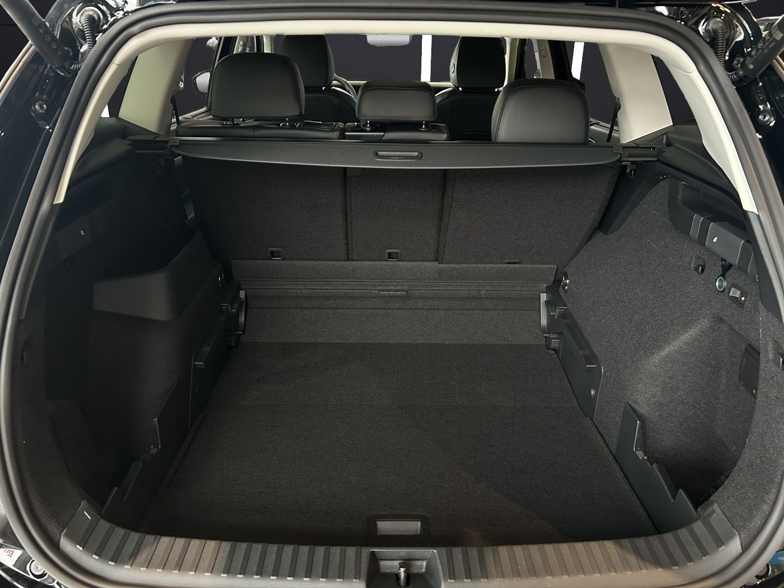 Fahrzeugabbildung Volkswagen Tayron TDI Elegance DSG LED+ AHZV RFK