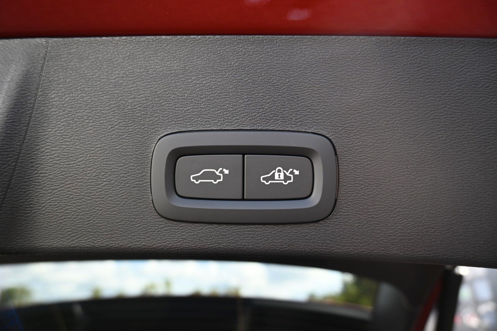 Fahrzeugabbildung Volvo XC40 B3 DKG Plus Dark*Pixel*FSHZG*360°*ACC*AHK