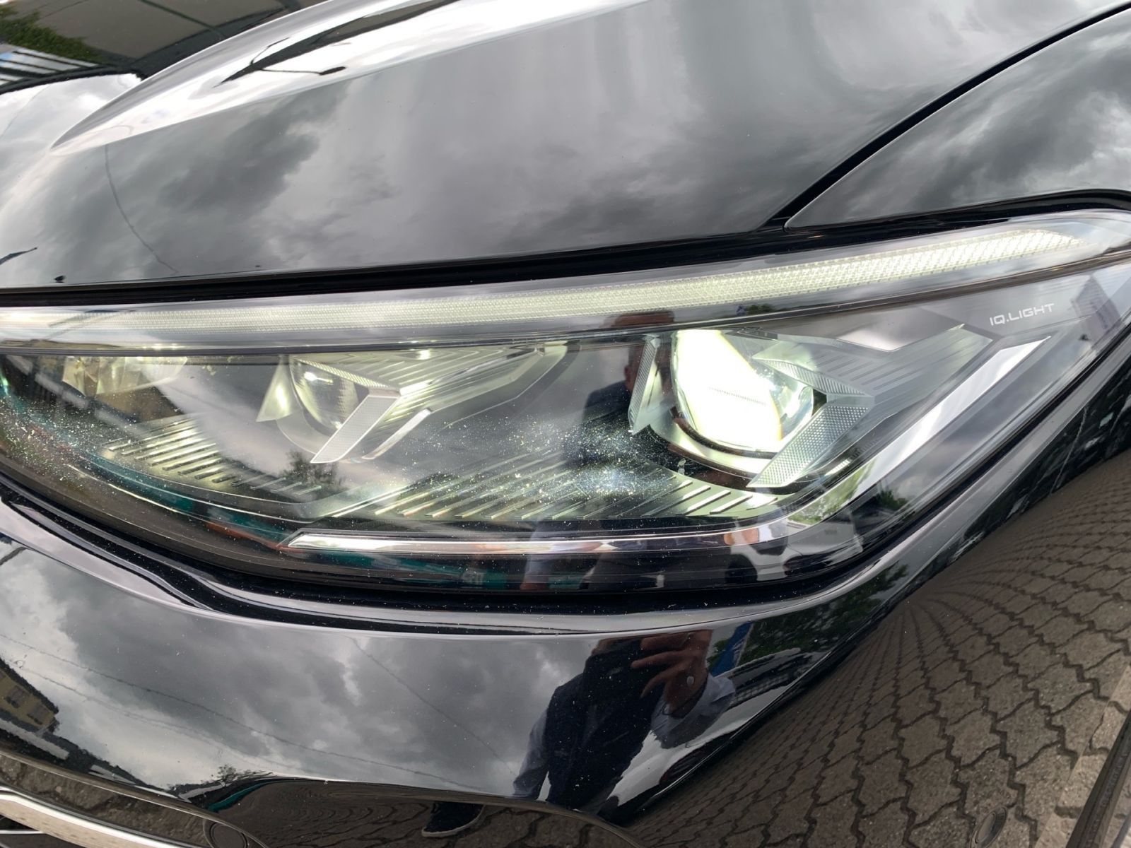 Fahrzeugabbildung Volkswagen Passat 2.0 TDI DSG Elegance Navi LED