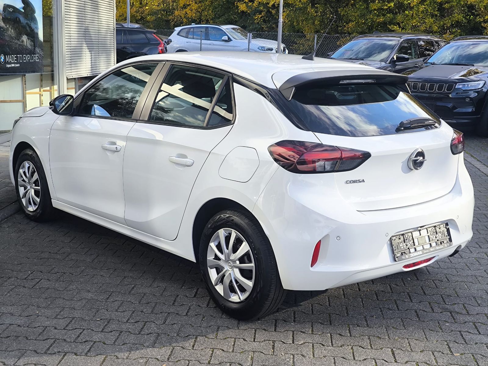 Fahrzeugabbildung Opel Corsa Edit 5TÜR+NAV+SHZ+KLIMA+KAMER+TEMP+MFL+DAB