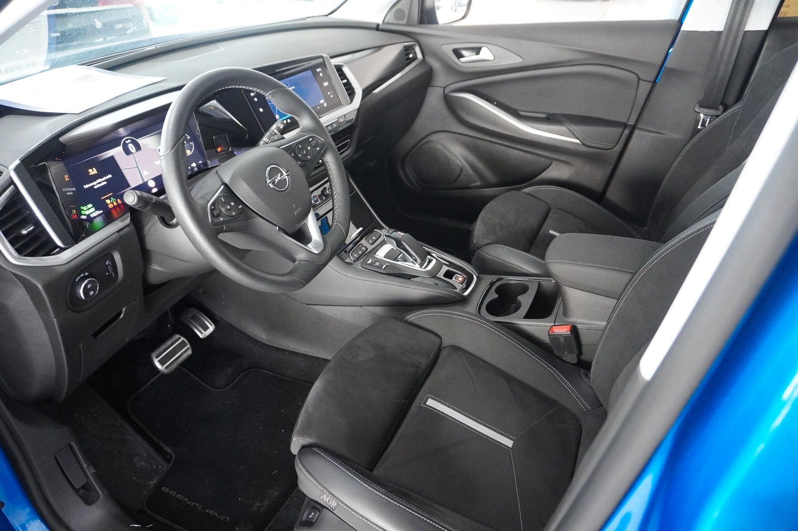 Fahrzeugabbildung Opel Grandland (X) 1.6T GSe 4HYBRID NAVI/LED/KAMERA
