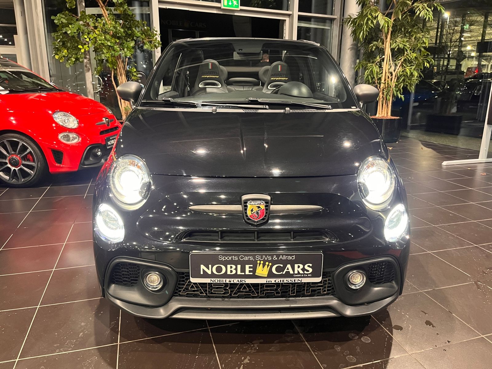 Fahrzeugabbildung Abarth 595C Scorpioneoro Turismo - 2000 Stk weltweit!